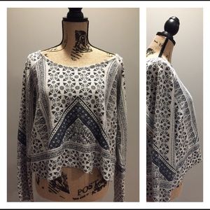 Anama Sz M white black sweater